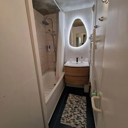 Le Repaire Du Sable D'or