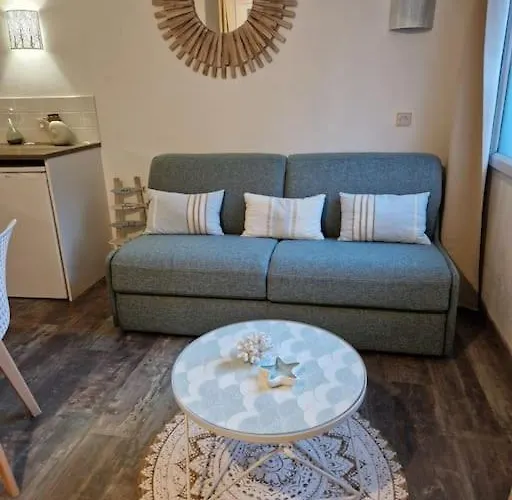 Le Repaire Du Sable D'or *